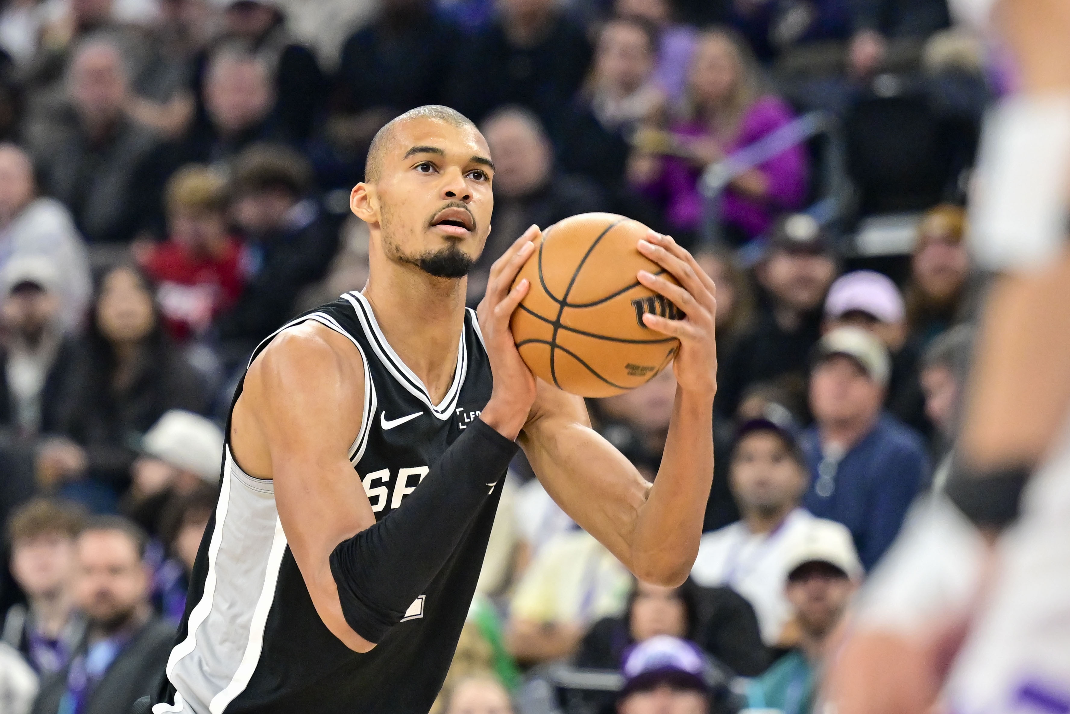 美记：文班外线进攻占比比赛季初增高了 这是对手希望看到的